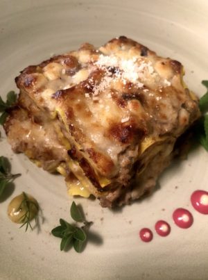 Lasagnette con agnello, melanzana, pecorino toscano e scamorza affumicata