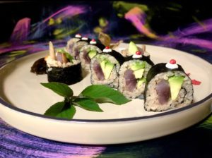 Hosamaki (8 roll) con la bardana e sarda affumicata e avocado hass maturato in pianta